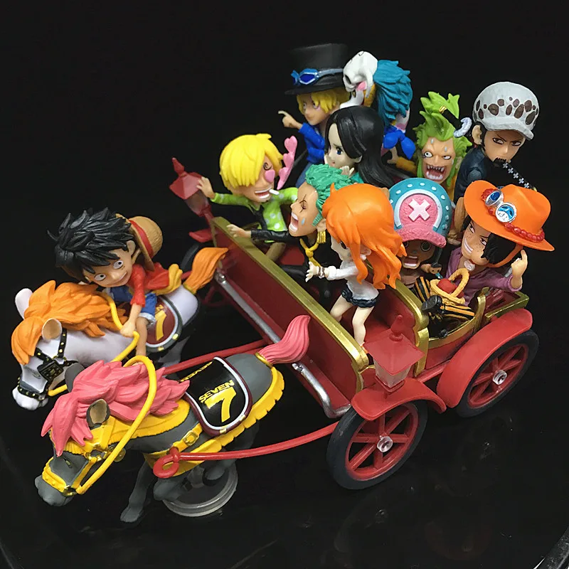 Красно-синяя цельная фигурка Luffy Roronoa Zoro нами и Чоппер in a карета Рождественская