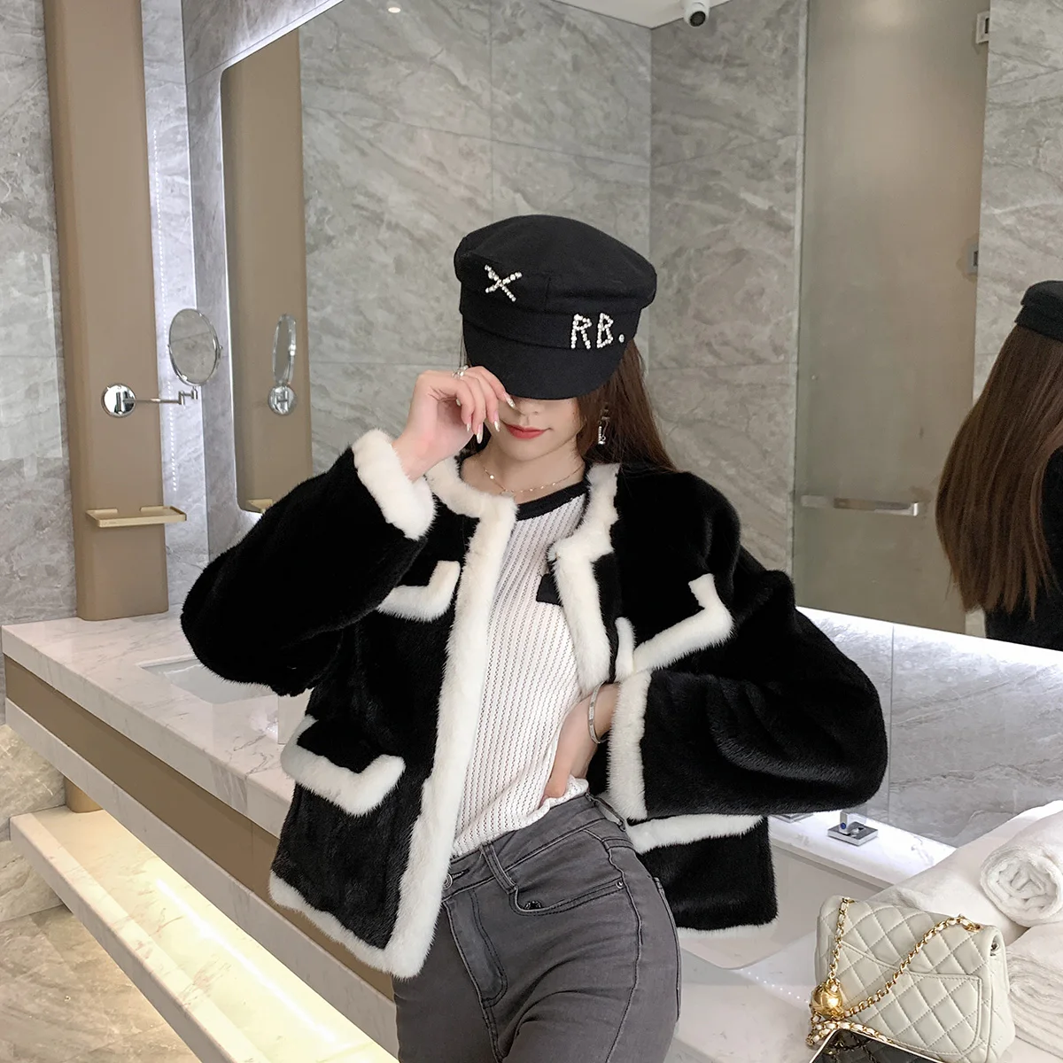 Warm Lady Sheep Shearing Lambs Faux Fur Jacket Puffer Bomber Coat Jacket Fragrance Black White Cardigan Crop Tops Pockets Parkas
