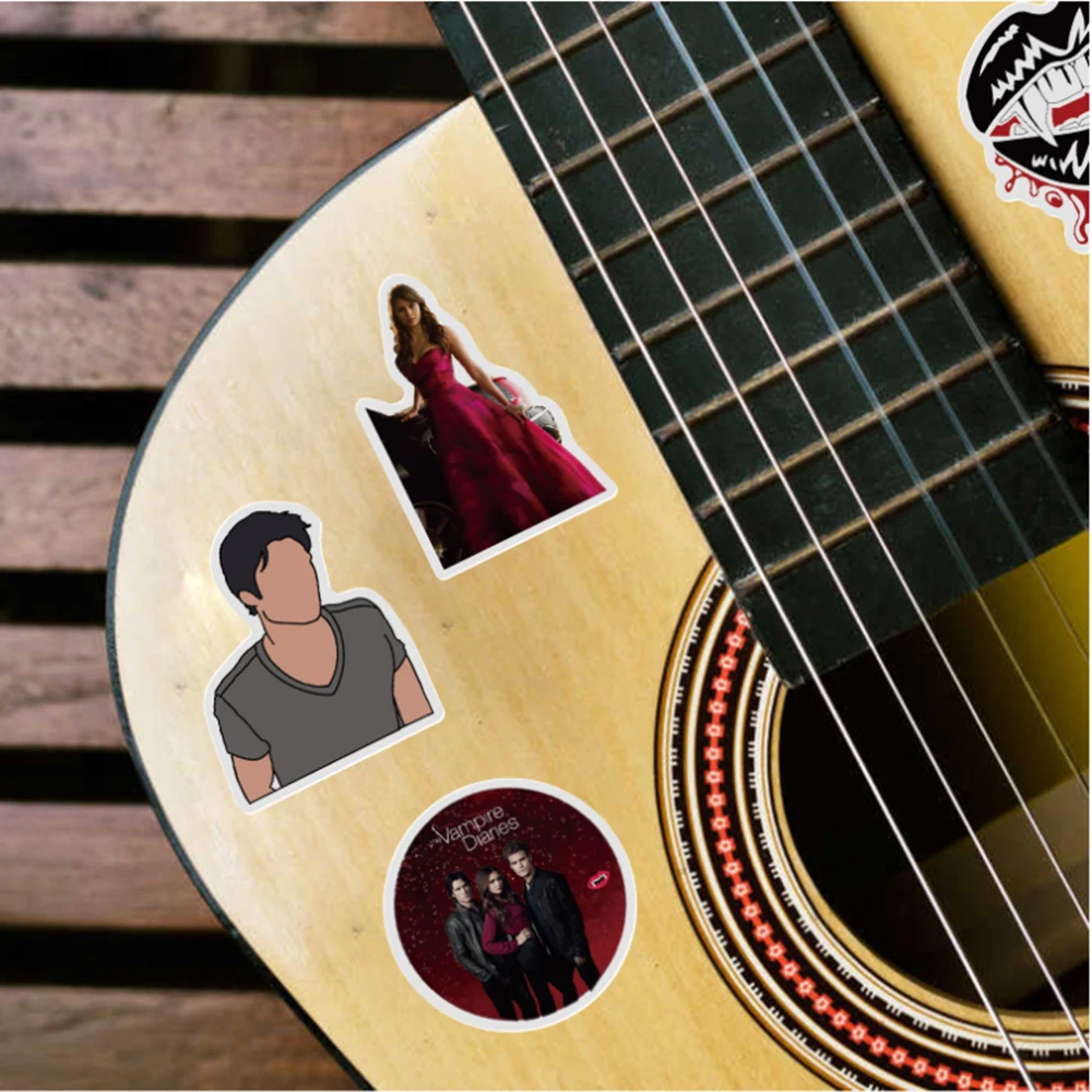 Pegatinas de serie de TV The Vampire Diaries, calcoman&iacute;as para ordenador port&aacute;til, equipaje, monopat&iacute;n, guitarra, cuaderno, tel&eacute;fono, pegatinas de juguete para ni&ntilde;os, 10/30/50/100 Uds.-3