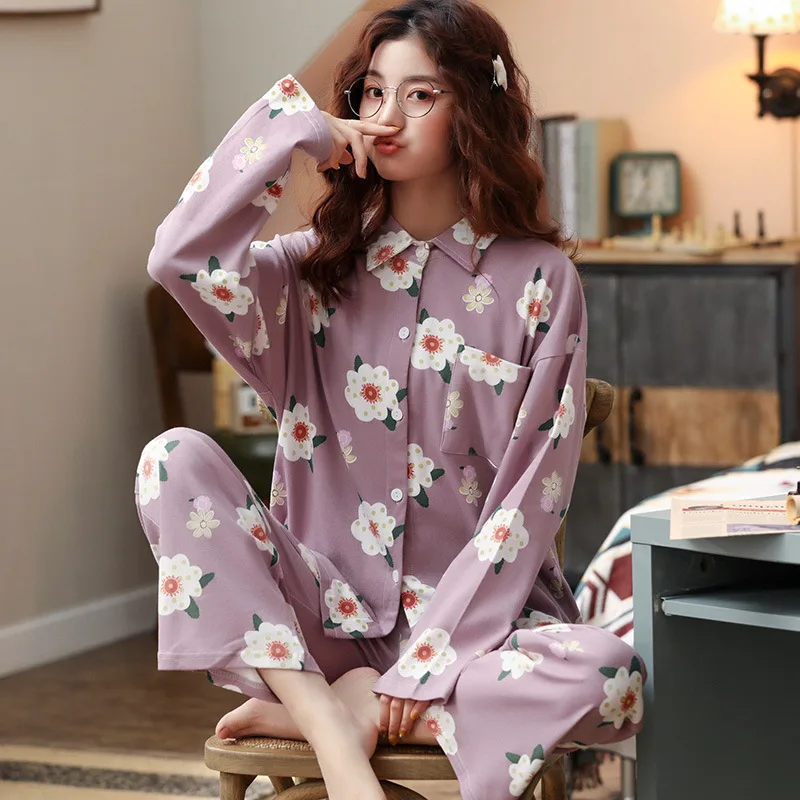 Женский пижамный комплект с принтом длинным рукавом и отложным воротником |