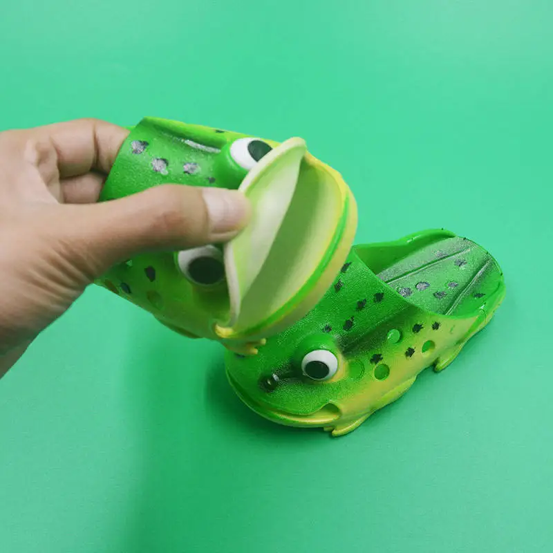 

Children Frog Shoes Animal Design Baby Slippers Kids Closed Toe Slippers Holes Beach Shoes Boys Girls Summer Slids Shoes