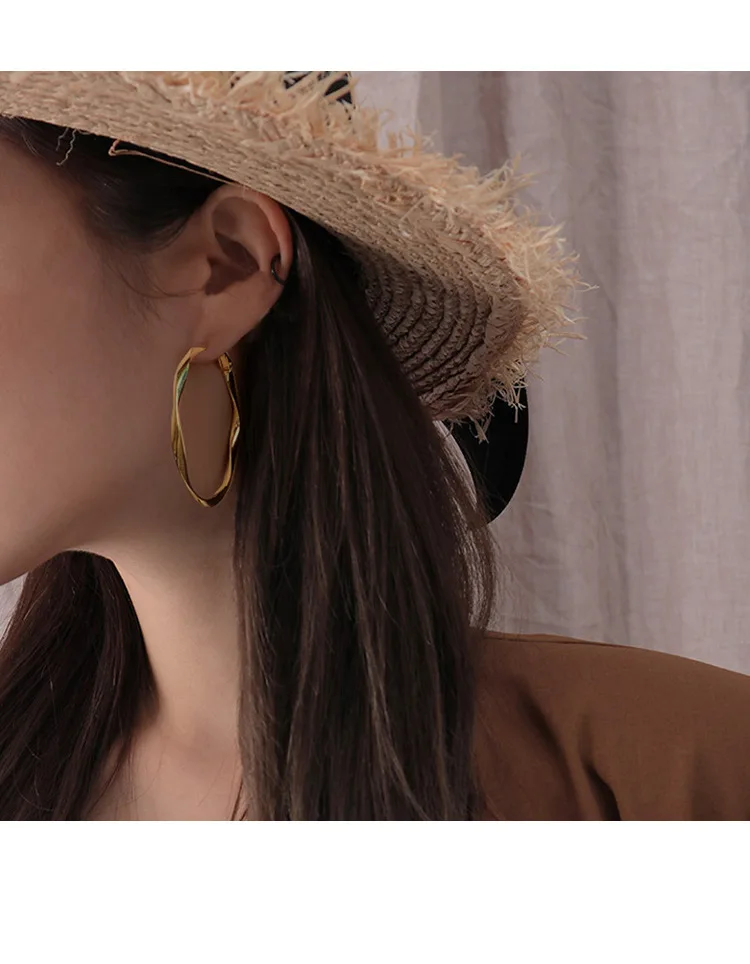 

Gold Earrings 2021 Trend Unusual Big Hoop Drop Earrings for Women Gold Ear Clips Jewelry 2021 Jewelry Earrings Summer Earrings