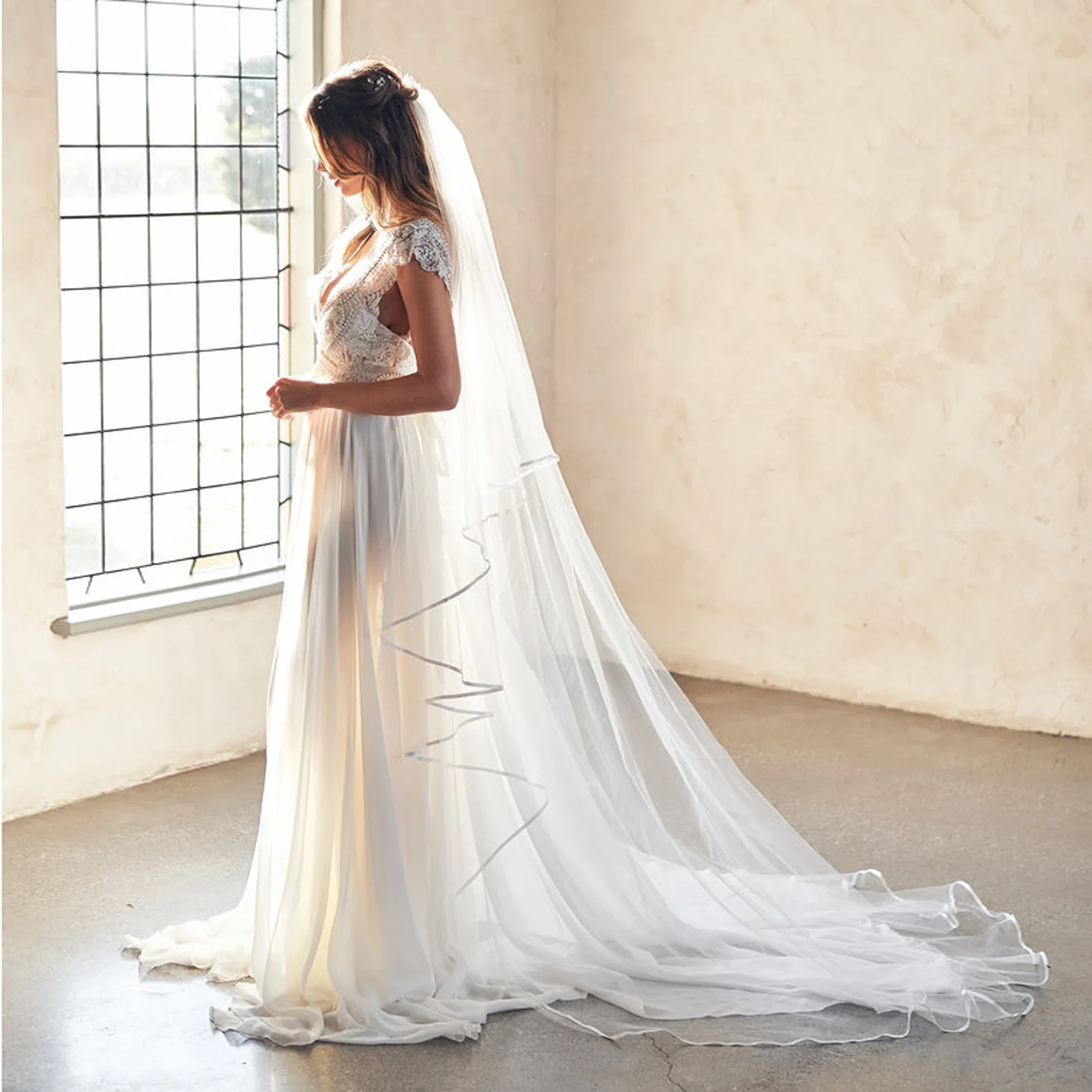 

Girls Bridal Veils Ribbon Edge Bridal Veil Soft Tulle Veil with Silk Edging Wedding Veil Short One Tier Sheer Bride Swiss Voile