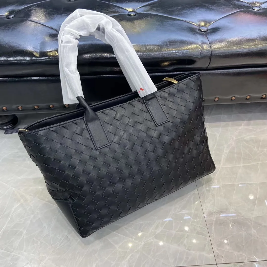 

Fashion Designer Knitting Tote Bags Luxury Designer Shoulder Bag Casual Totes Sac A Main Femme Sac A Main Tasjes Dames