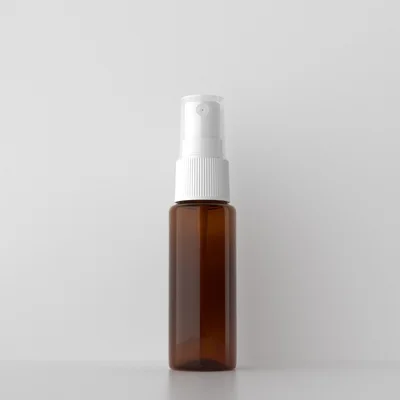 Brown Bottle White 100 шт 20 мл миниатюрная белая пластиковая бутылка с распылителем 20cc пустой контейнер для распылителя духов Samll образец карманные бутылки - Цвет: Brown Bottle White