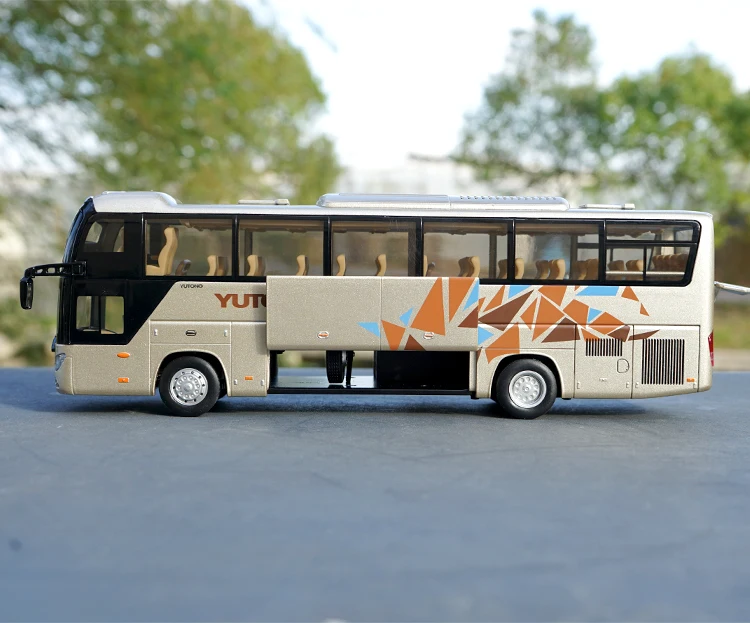 Оригинальная Коллекционная модель из сплава в подарок масштабе 1:42 Yutong ZK6118HQY8Y с