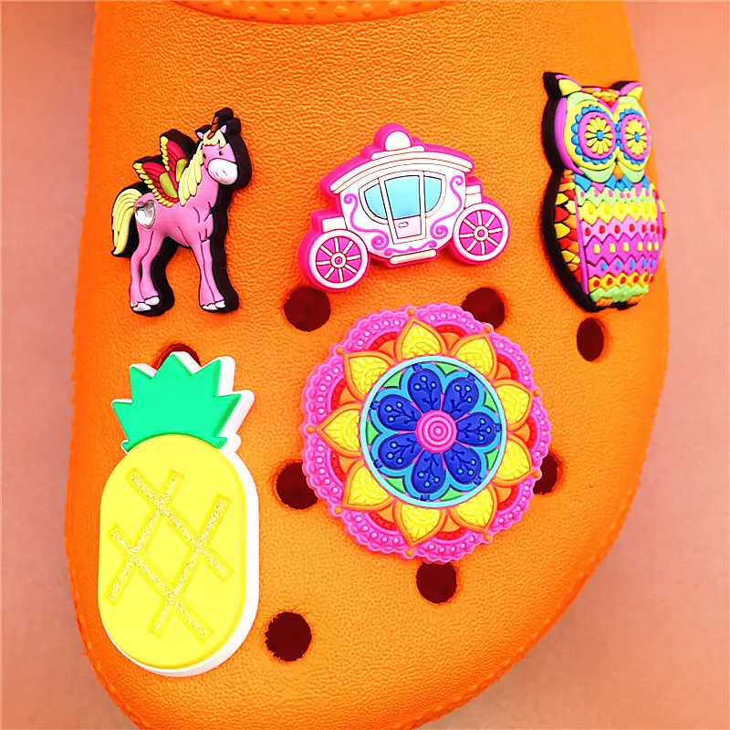 Dropshipping 1pcs Pineapple PVC Shoe Charms Pink Carriage Unicorn Owl Shoe Accessories Decorations fit Croc Bracelet Kids Gifts