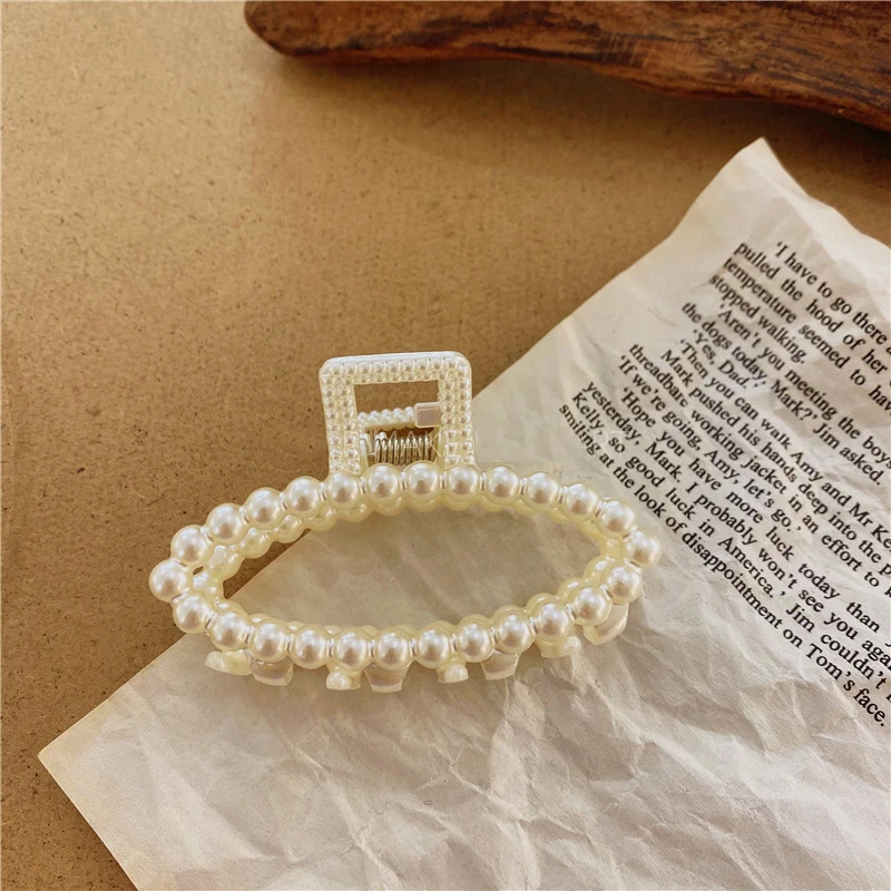 

2020 New Hyperbole Big Pearls Acrylic Hair Claw Clips Big Size Makeup Hair Styling Barrettes For Women Hair Accessories Hairpin