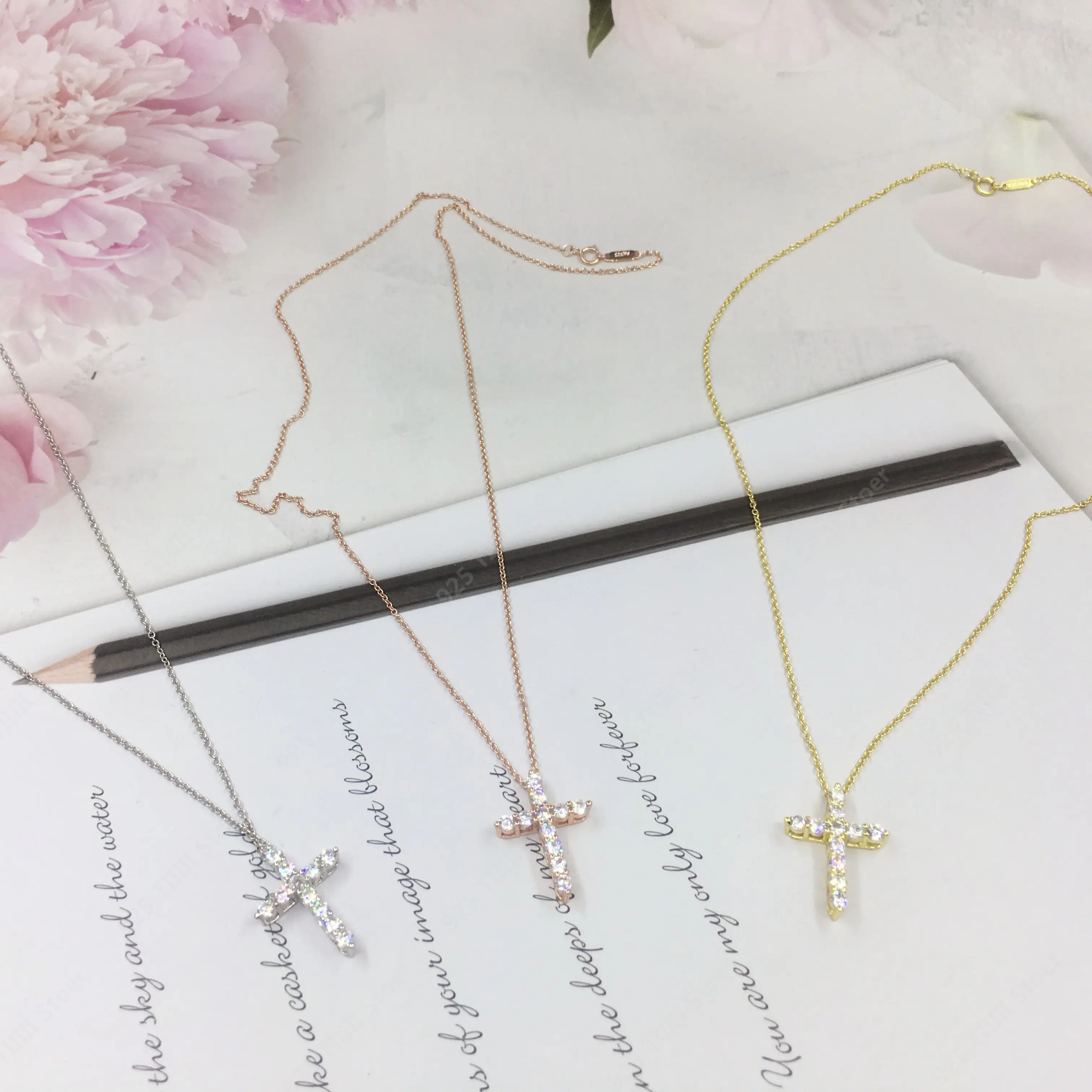 

Ms S925 pure silver cross necklace, high-quality jewelry. The original 1:1, birthday gift