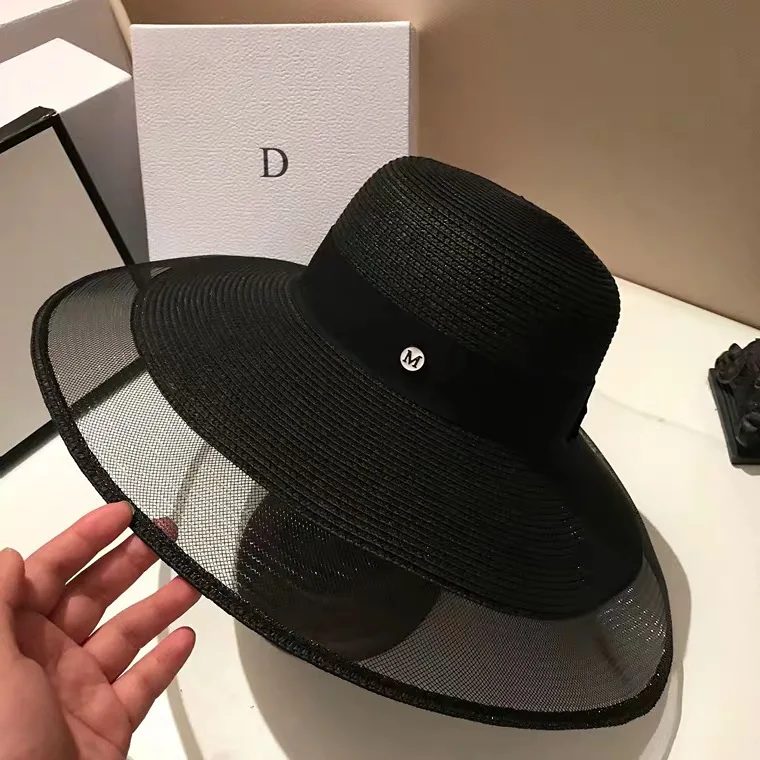 Bayan yazlık şapkalar hasır iplik siperliği şapka siyah beyaz disket şapka güneş koruyucu plaj şapkası ayarlanabilir yeni peçe güneş şapkası zarif Anti UV