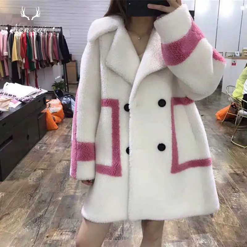 Модное женское кожаное меховое пальто длинное двубортное с карманами и