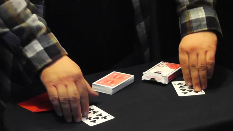 Трюк который можно объяснить! От Mark Elsdon Gimmick Card Волшебные трюки для