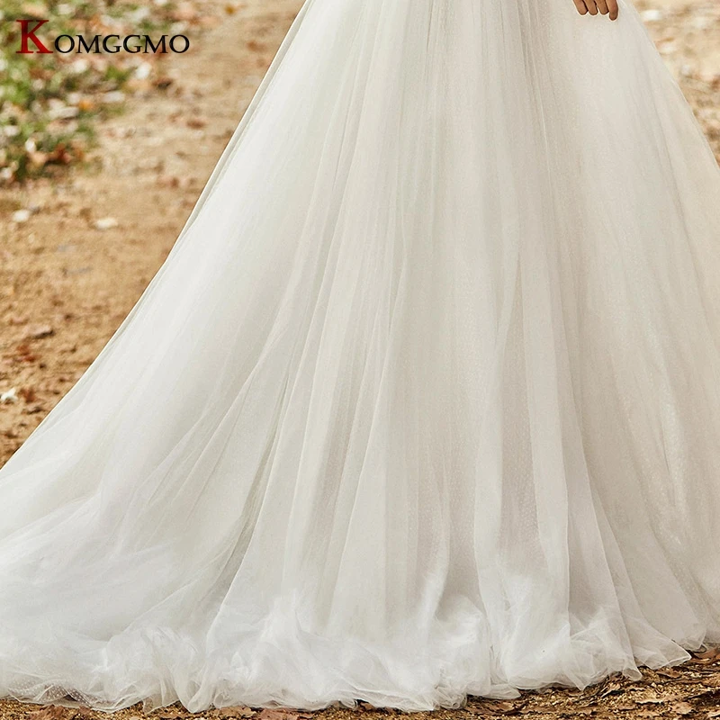 

Custom Made 2021 Hot Sale Halter Neck Embroidery Appliques Tulle Bridal Ball Gown Elegant Sleeveless Court Train Wedding Dress