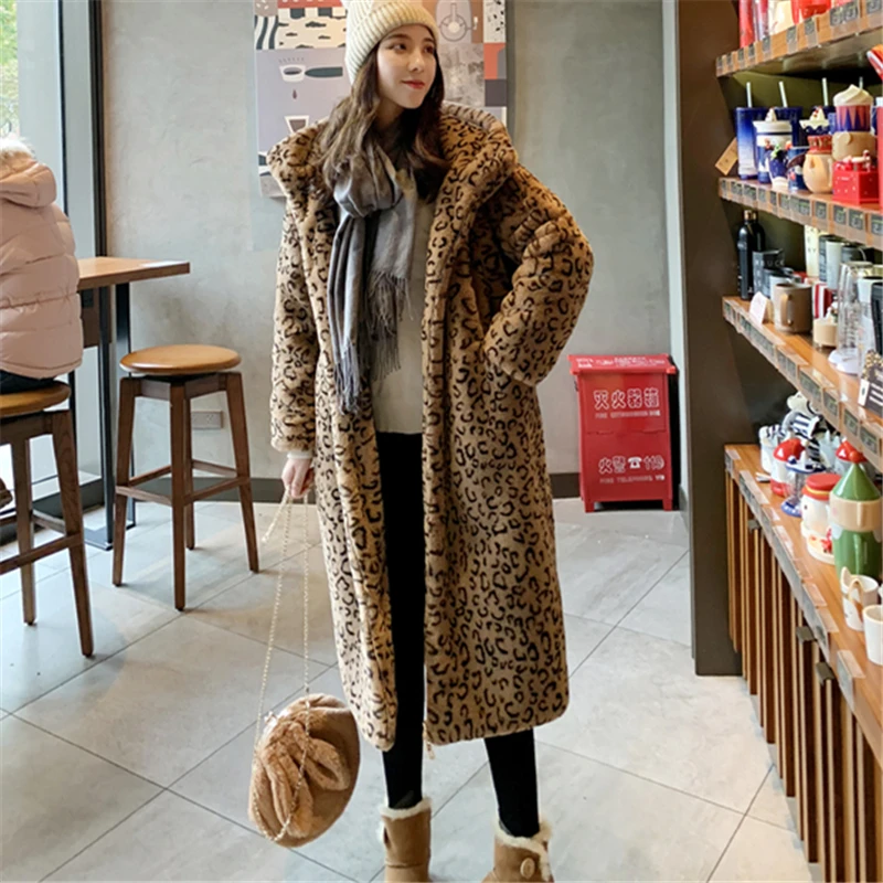Женское леопардовое меховое пальто новинка зимы 2019 длинное с капюшоном из