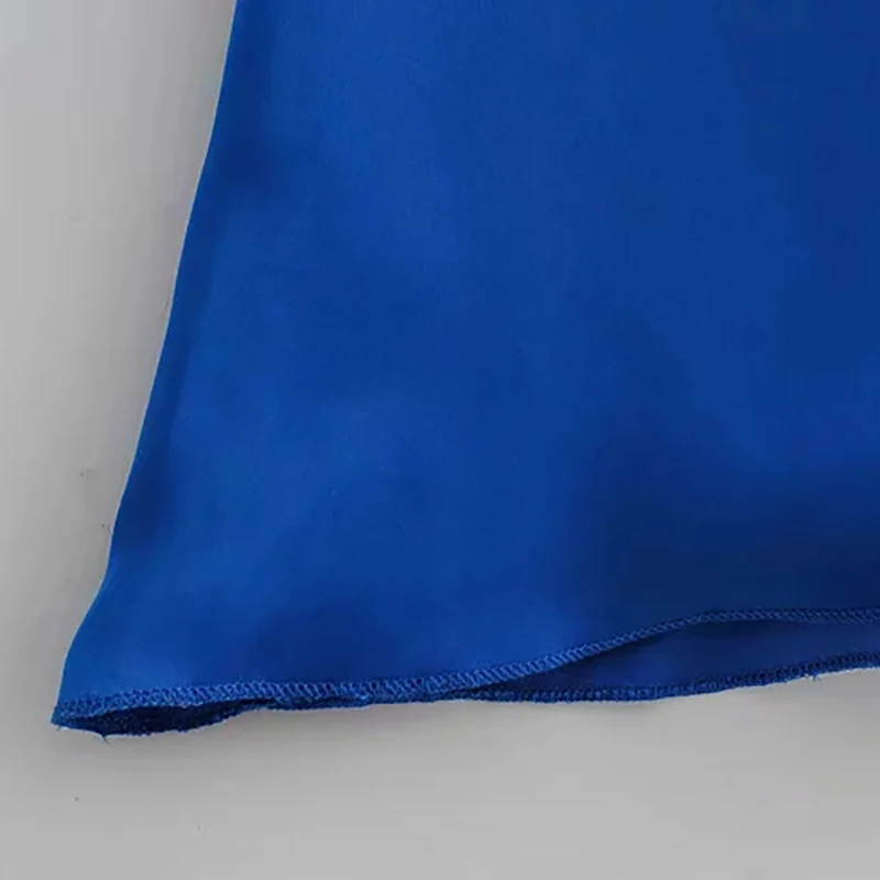 Женская длинная шелковая атласная юбка синяя однотонная ассиметричная с высокой