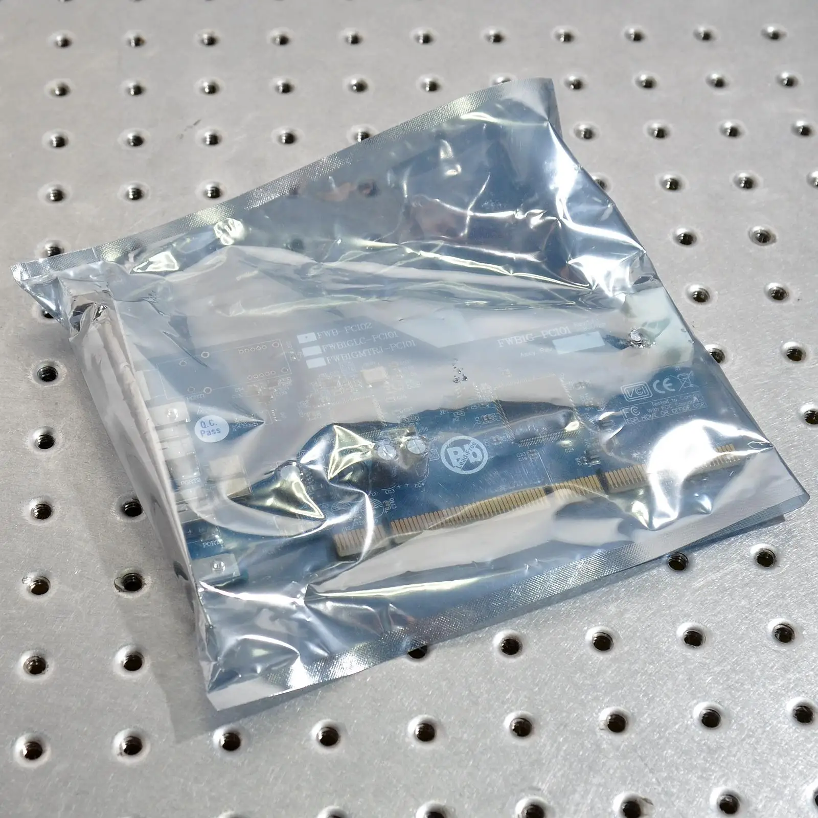 

Taiwan IOI FWB-PCI02 REV1.1.1 IEEE1394 Province acquisition card Brand new belt packaging