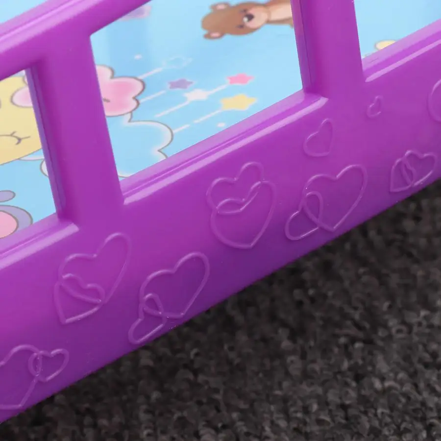 Имитация очаровательной пластиковой кровати аксессуары для кукольного домика