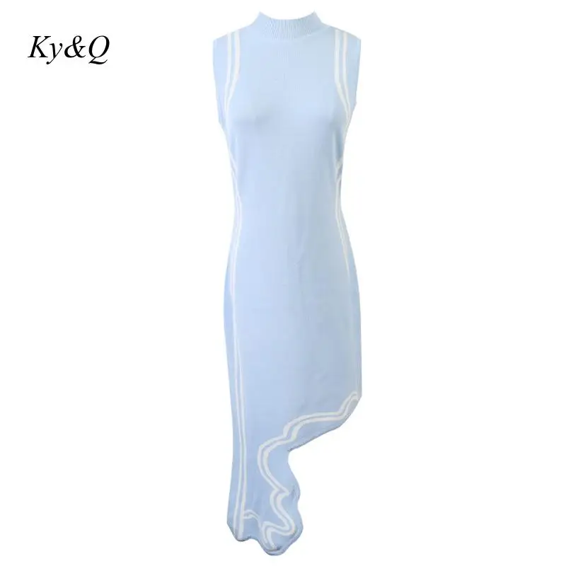 Женское трикотажное платье с круглым вырезом черно синее в полоску