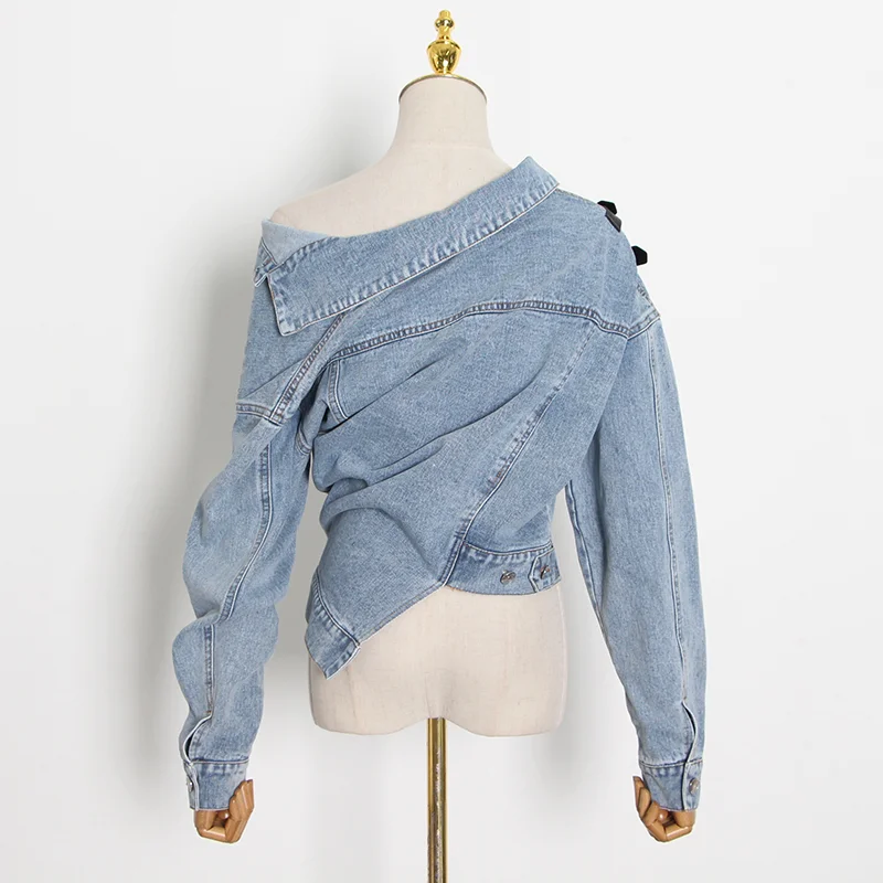 Женская джинсовая куртка TWOTWINSTYLE асимметричная с длинным рукавом разрезом 2020 |