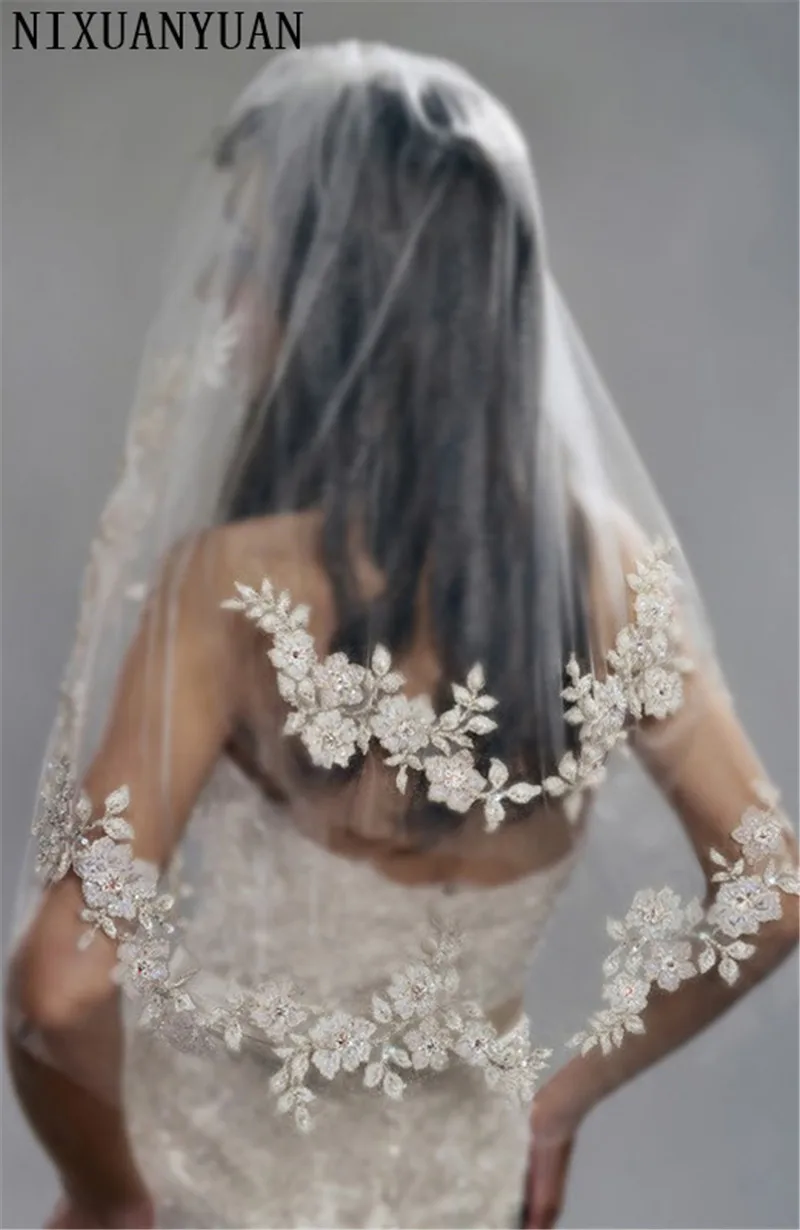 Короткая свадебная фата с кружевом недорогая импортная Серебряная Фата цветами