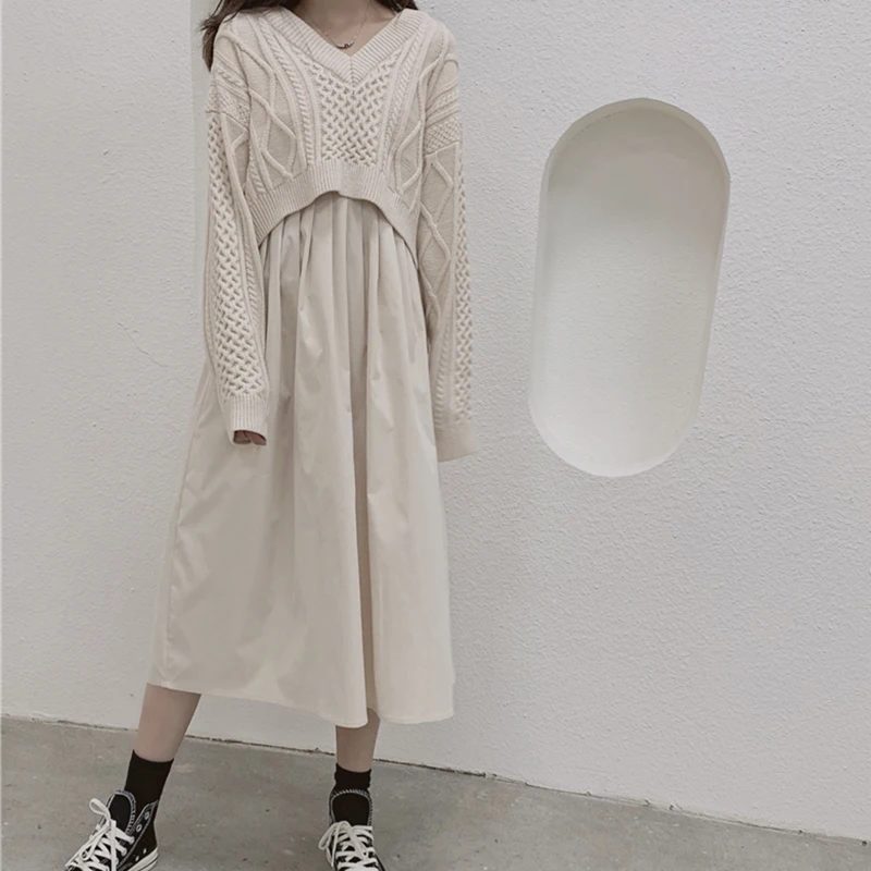 Возможно осенний комплект из двух предметов трикотажный свитер с v образным