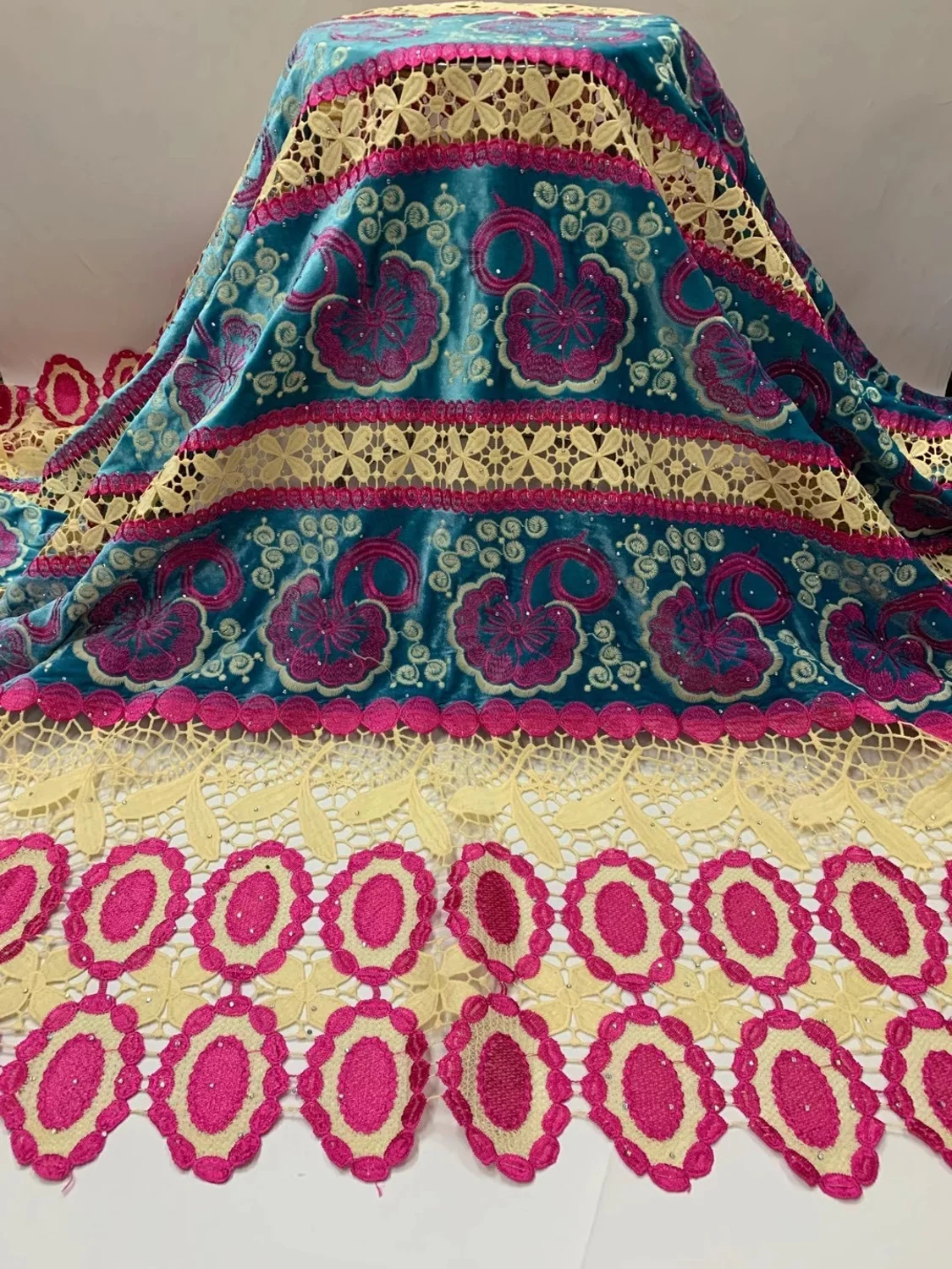 

Горячая Распродажа, Африканский шнур, кружевная ткань, модная вышивка, 2020, высокое качество, гипюр, бархат, Водорастворимая кружевная ткань ...