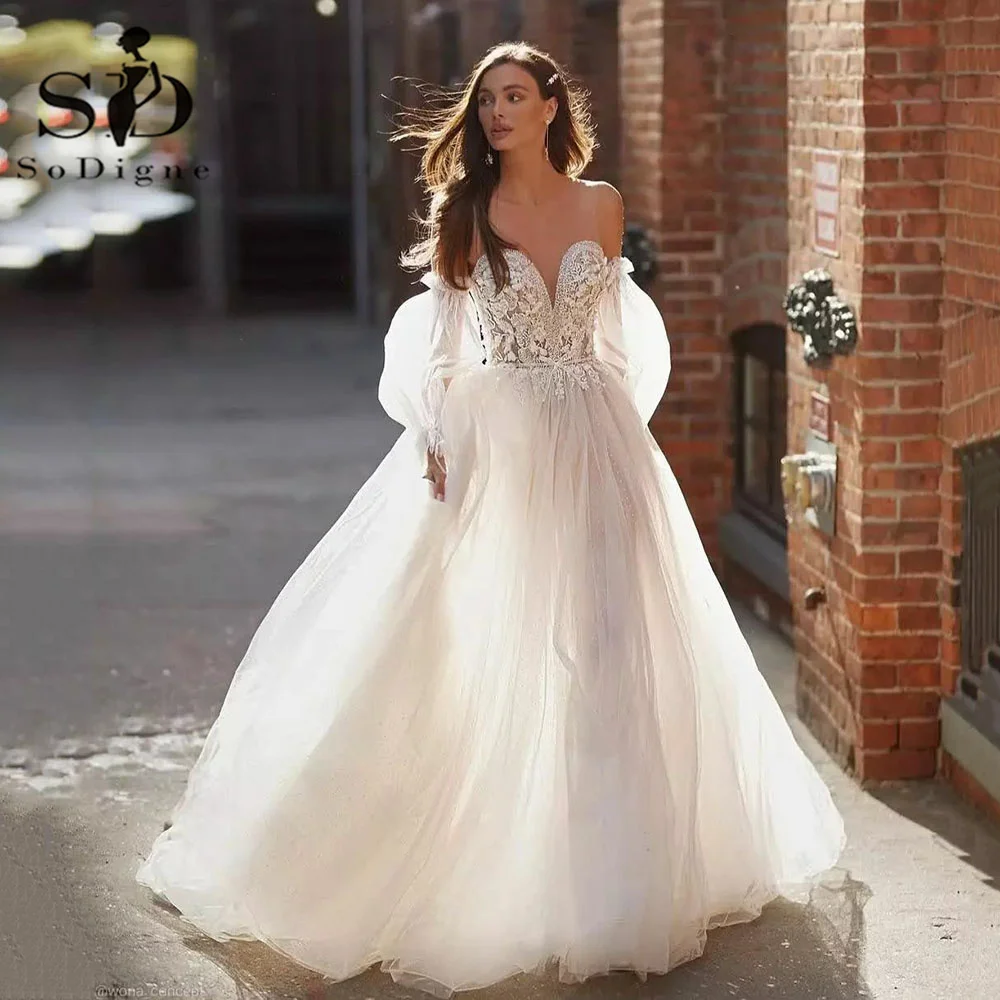 

Платье Свадебное ТРАПЕЦИЕВИДНОЕ с круглым вырезом, длинными рукавами и кружевной аппликацией