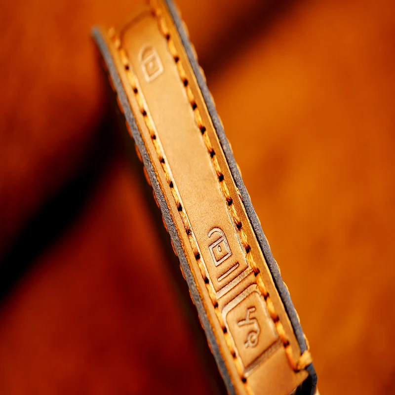 Handmade Leather Car Keychain Cover For Lynk&ampCo 05 Key Case New | Card &amp ID Holders