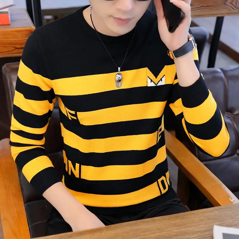 

2020 new autumn/Winter men's round neck casual stripe sweater teens Korean slim sweater