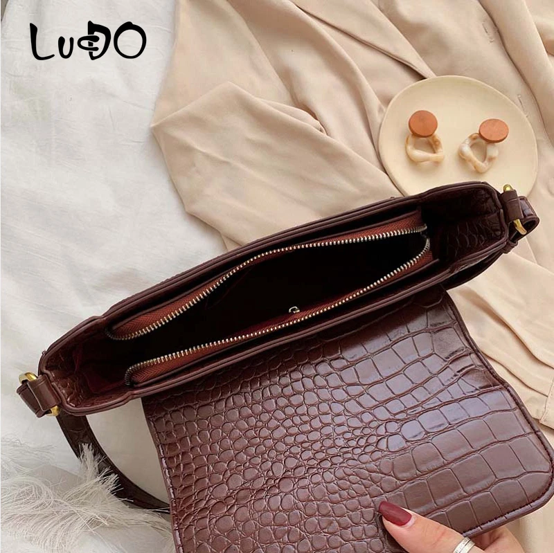 

2019 Fashion New Luxury Handbags Women Shoulder Bags Designer Retro Alligator Crossbody Bags Ladies Stone Messenger Square Bags