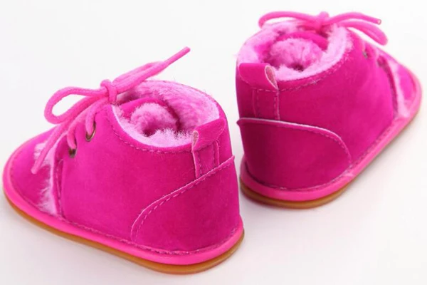 hot pink Sandq детский ботинки для новорожденного ребенка девочки Младенческая обувь Prewalkers детская кроватка с нескользящей подошвой для пар с мехом зимние теплые Christenning для маленьких мальчиков сапоги - Цвет: hot pink