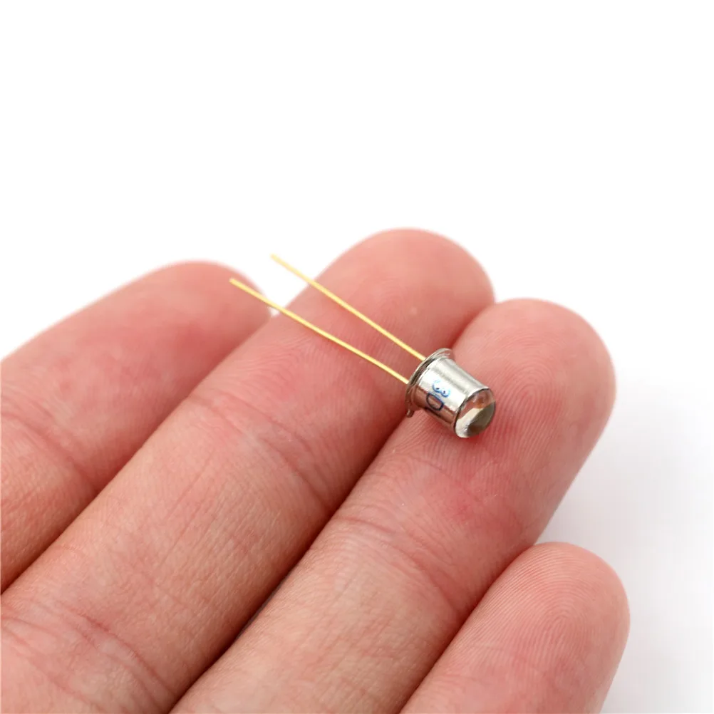 

5PCS 3DU5C Metal Encapsulated Silicon Phototransistor Transistor