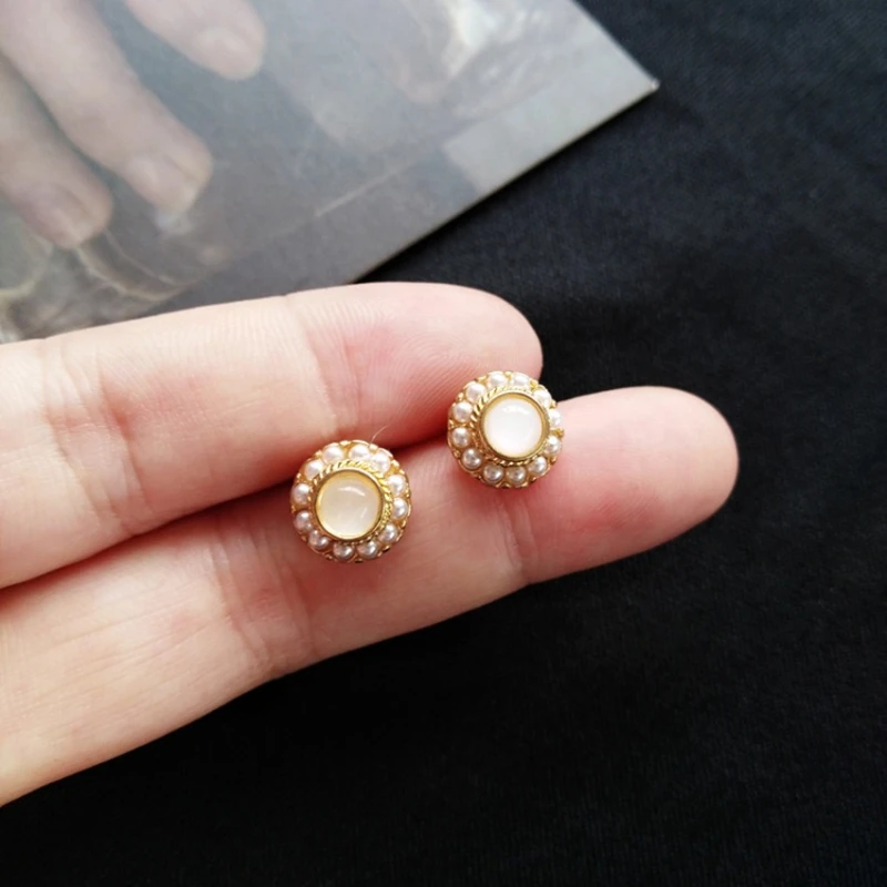 

South Korea ms contracted creative retro earrings fashion baroque pearl earrings