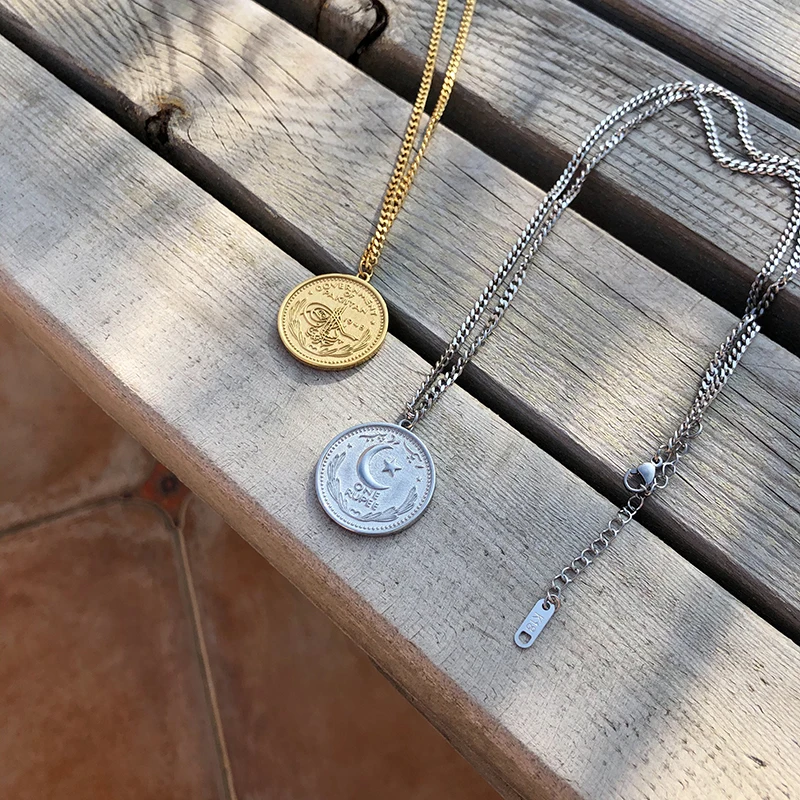 

Newest Fashion Jewelry Star Moon Silver Coin Pendant Necklace 18K Gold Plated Stainless Steel Chain Necklace for Women Jewelry