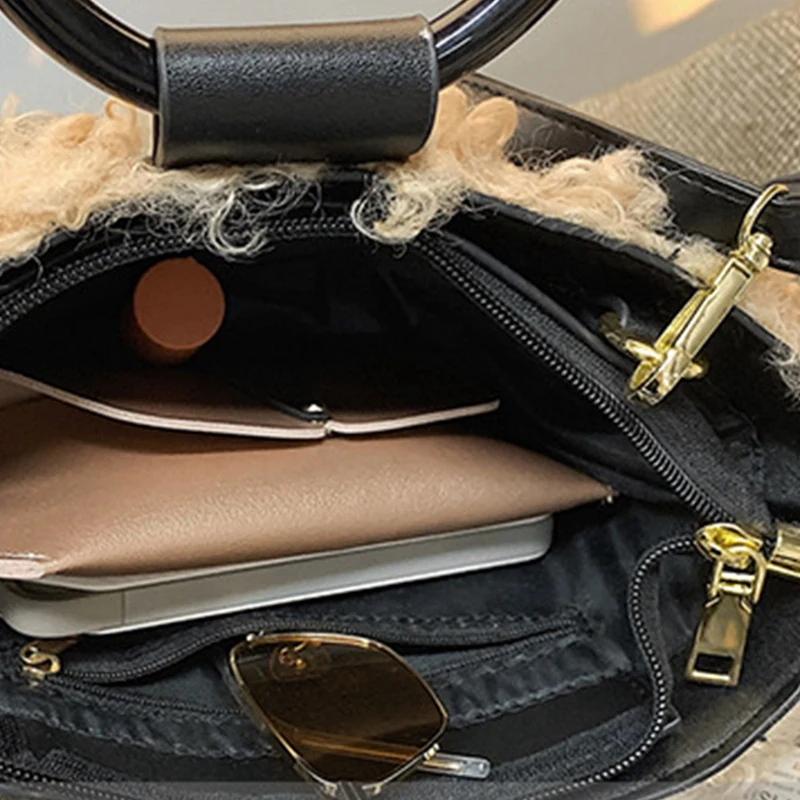 

Plush Crossbody Bags for Women Winter,Soft Faux Fur Shoulder Handbags,Purses Women's Hand Bag