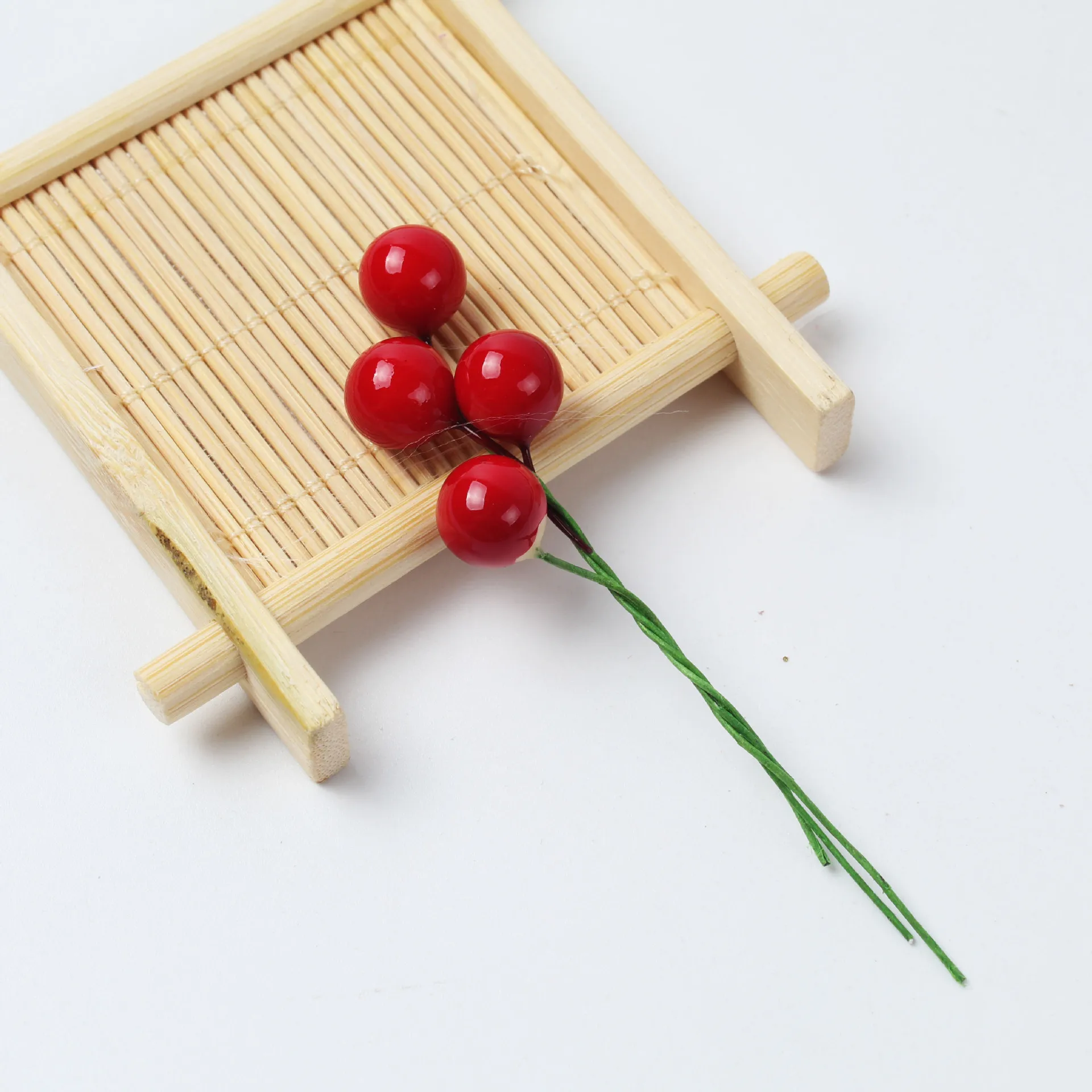 30 шт Искусственные ягоды Холли пены матовый стол в форме фруктов Центральный