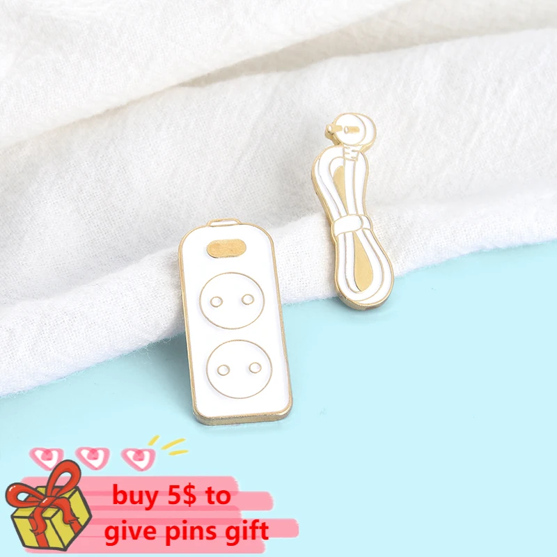 Штепсельная Вилка эмалированные булавки броши для пар аксессуары влюбленных