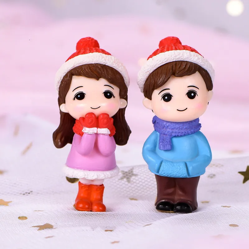 

2Pcs Christmas Mini Couple Figure Doll Ornament Kid Toy Miniature Figurine DIY Garden Bonsai Decor People Statue Resin Craft