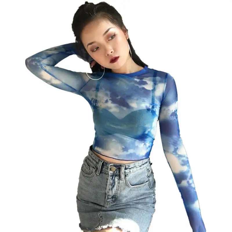 Женская летняя футболка с круглым вырезом и принтом голубого неба облаков