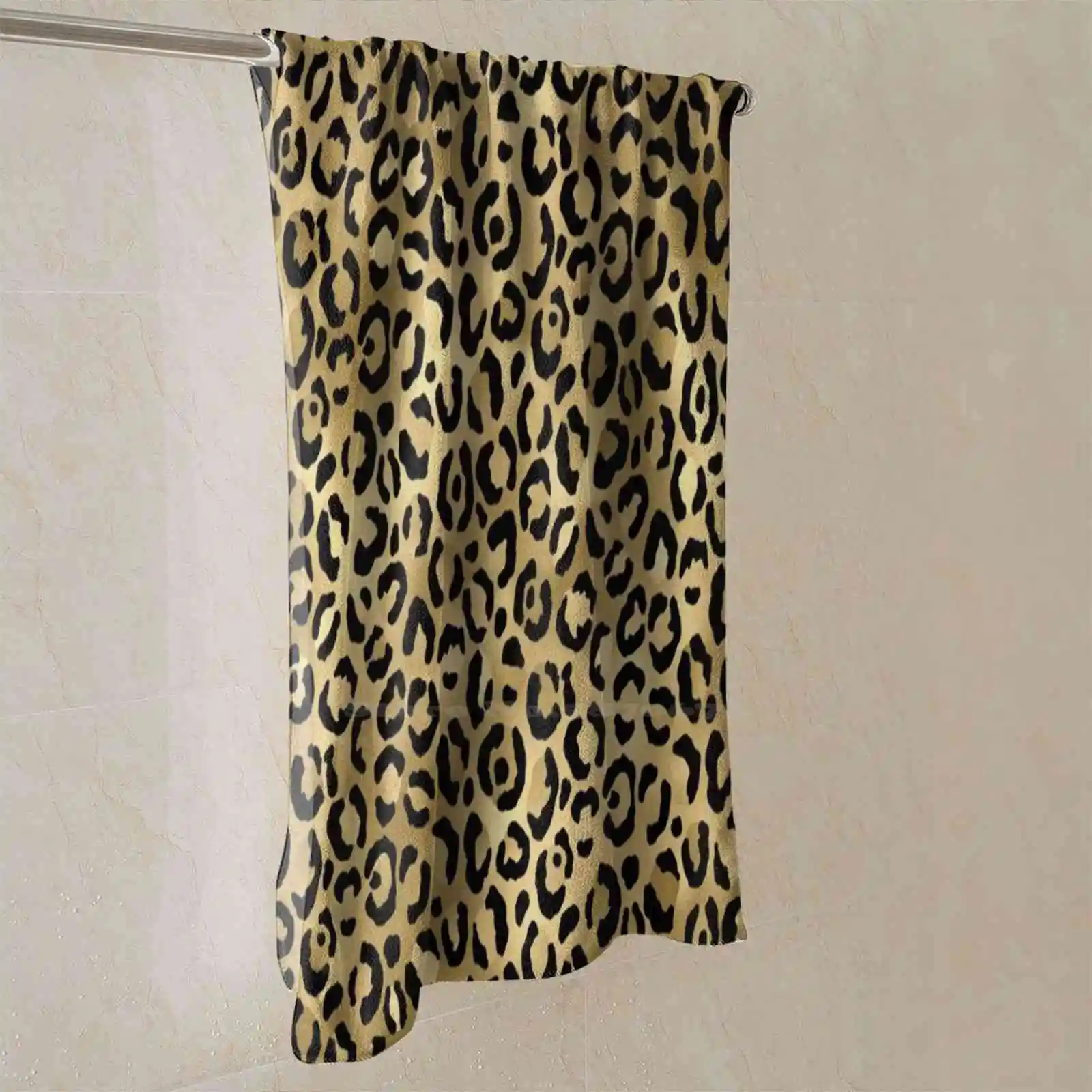 Золотистое мягкое полотенце для лица из микрофибры с принтом гепарда золотистое