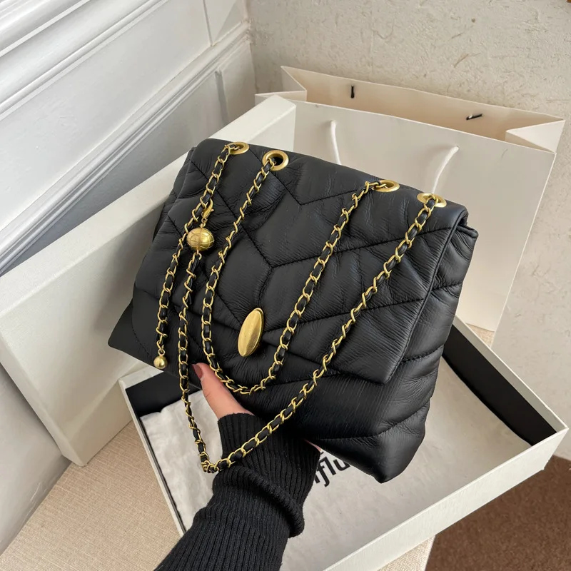 

Fashion Embroidered Thread Small Bag Women's Bag 2021 New Winter Simple Texture Chain Shoulder Messenger Bag Small Square Bag