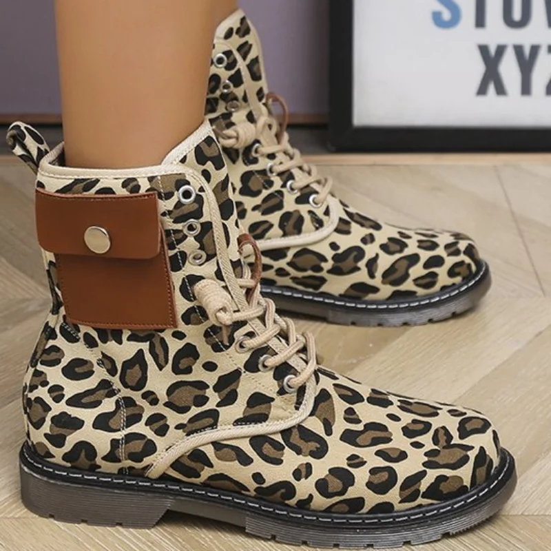 

Зимние женские Ботинки Martin, Женская хлопковая обувь, повседневная кожаная обувь на шнуровке с леопардовым принтом, мотоциклетные ботинки н...