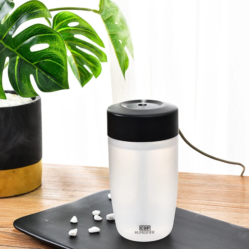 

LED Colorful Lights Car Humidifier Mini Silent Ultrasonic Atomizer