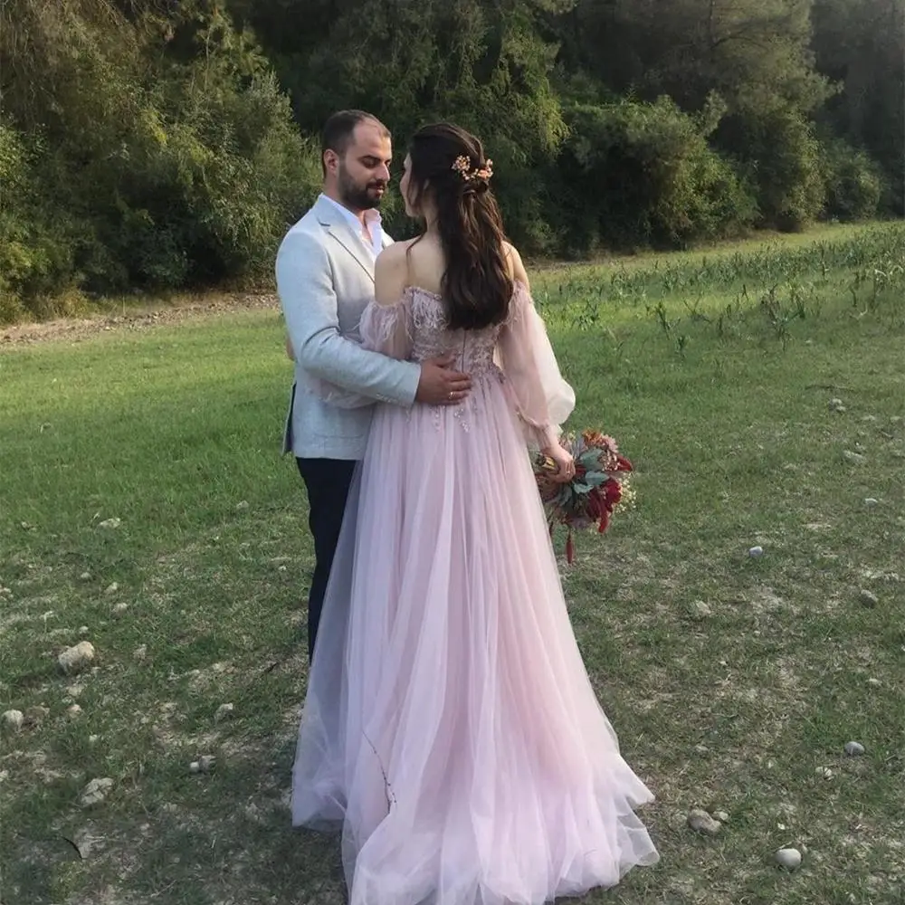 

Wedding Dress Off Shoulder Long Sleeve Blush Pink Floor Length Tulle With Feathers Bridal Gown Court Train For Women Charming