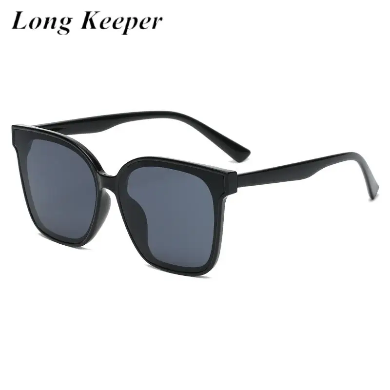 

Classic Women Sunglasses Popular Male Shades Square Glasses For Female Sport Traveling Outdoor Eyewear Goggles Oculos escuros