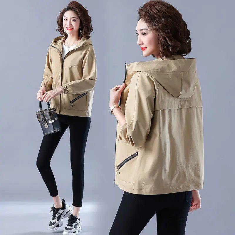 

Lining Jacket Women Short Style 2022 Spring And Autumn New Middle-Aged Female Hooded Overwear Splicing Ladies Windbreaker 486