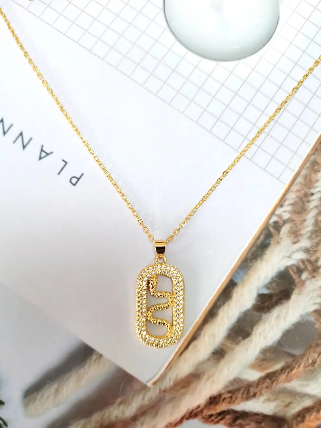 Европейская и американская мода новинка золотой кулон в форме сердца змеи с