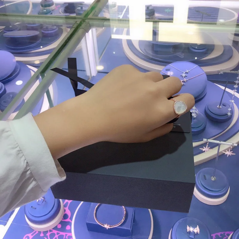 Модный Шарм Посеребренная копия 1:1 белое кольцо Nacre черное гематит женское