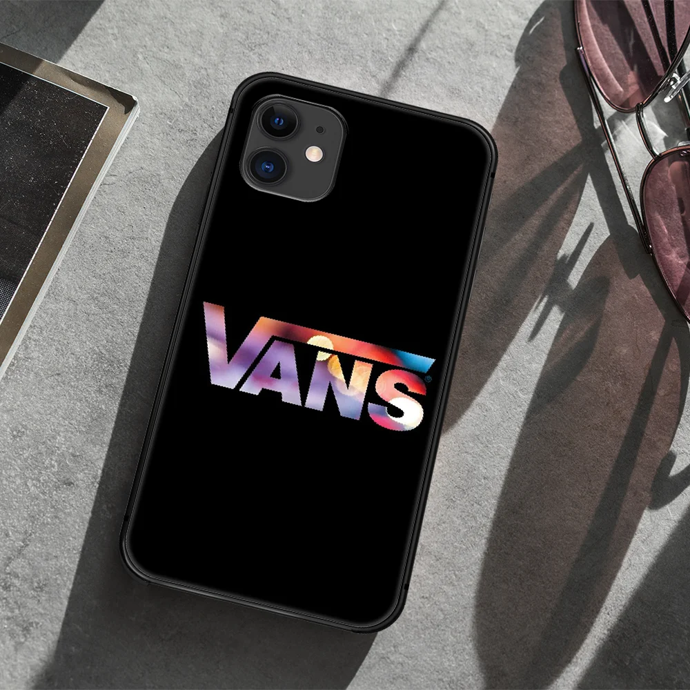 

American fashion brand Phone Case Cover Hull For iphone 5 5s se 2020 6 6s 7 8 12 mini plus X XS XR 11 PRO MAX black Cover