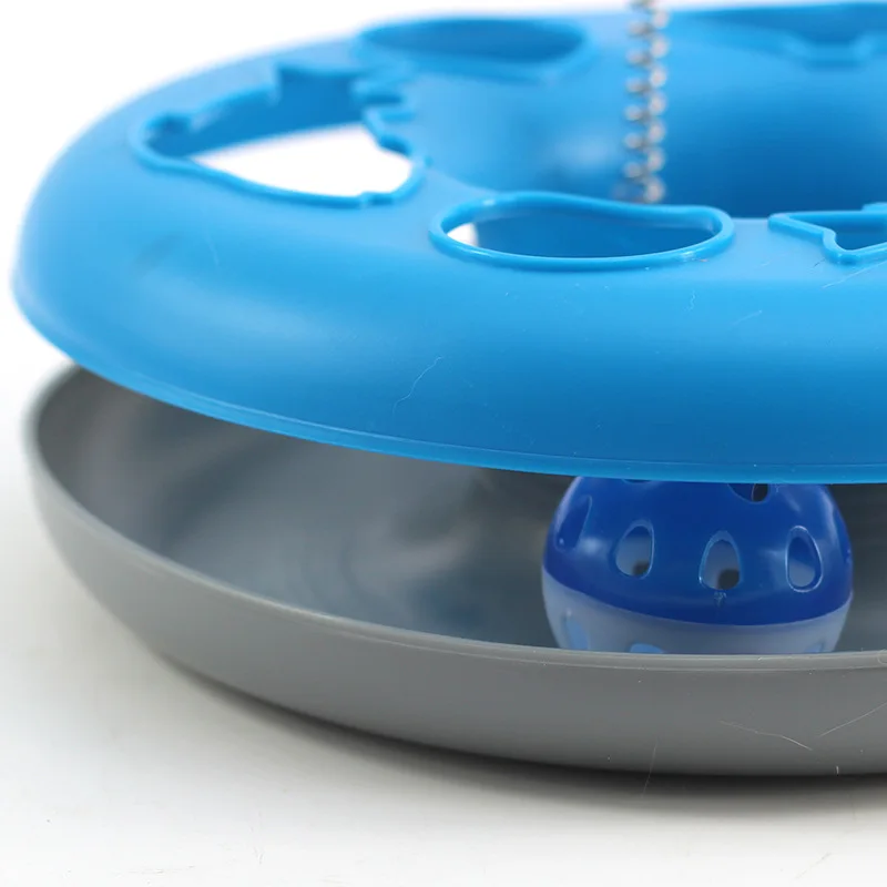 Вращающаяся на 360 ° игрушка для кошек с перьями поворотный круг колокольчик